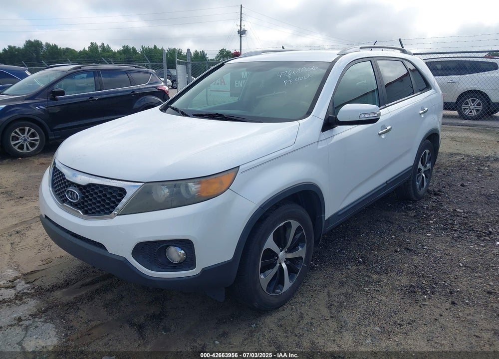 2011 KIA SORENTO VIN: 5XYKU3A11BG017277