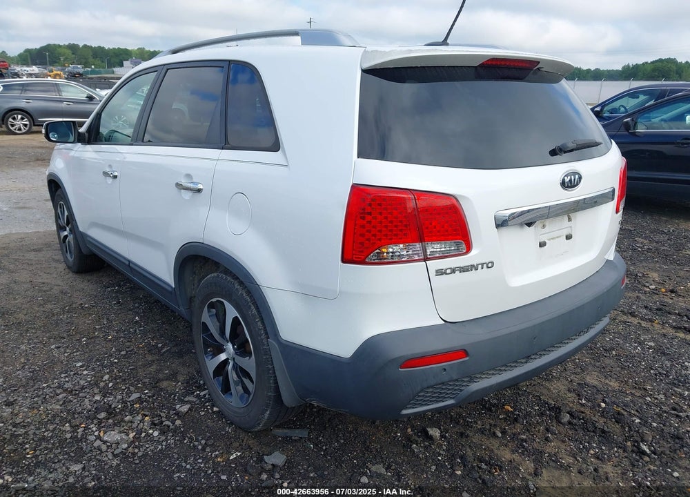 2011 KIA SORENTO VIN: 5XYKU3A11BG017277