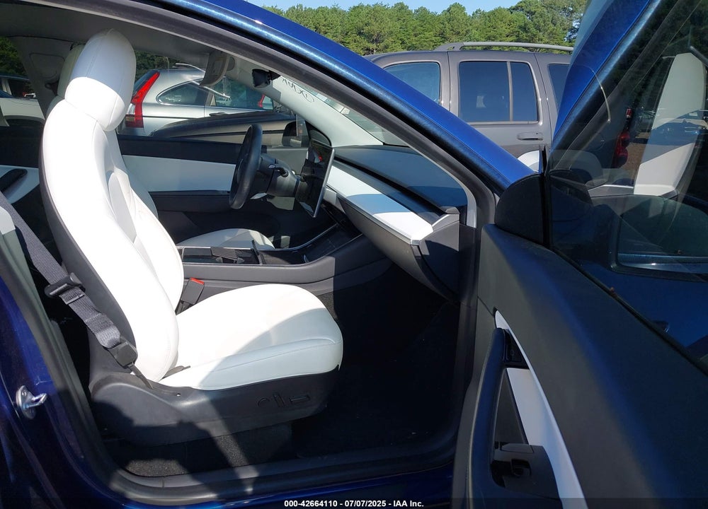 2020 TESLA MODEL Y VIN: 5YJYGDEE5LF046424