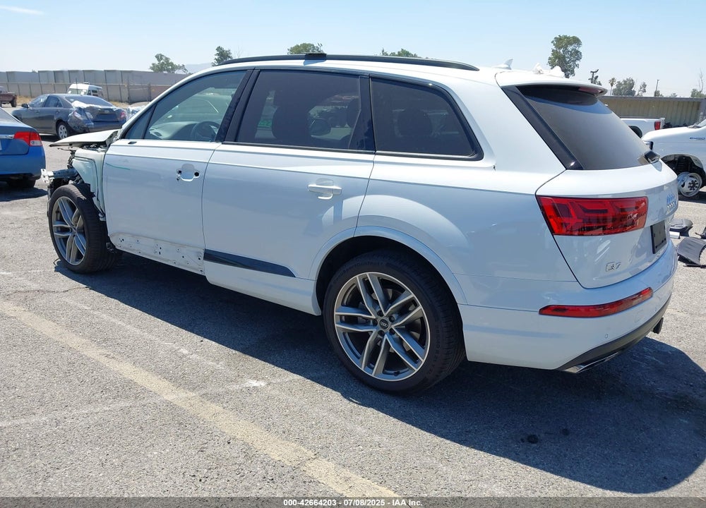 2017 AUDI Q7 VIN: WA1VAAF72HD035098