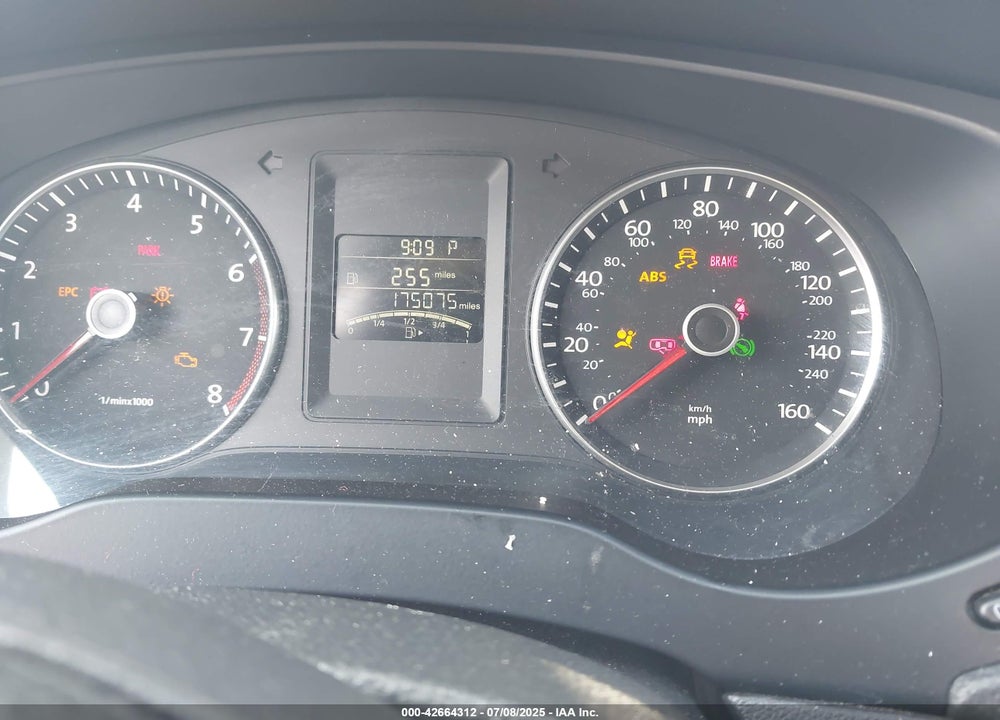 2013 VOLKSWAGEN JETTA VIN: 3VWDP7AJ7DM282456