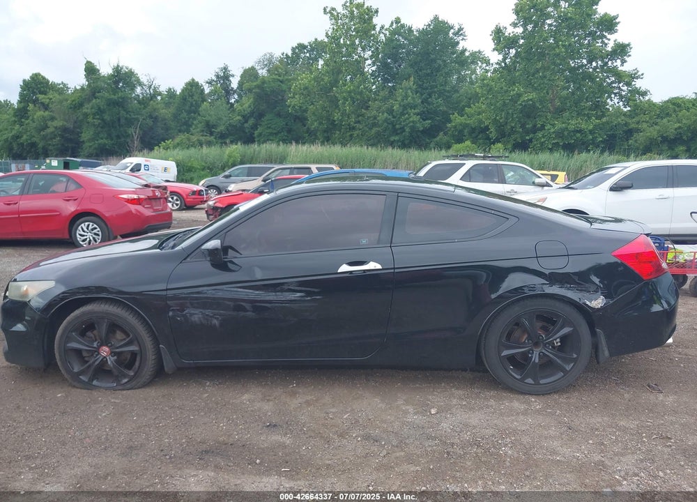 2011 HONDA ACCORD VIN: 1HGCS2B88BA007038
