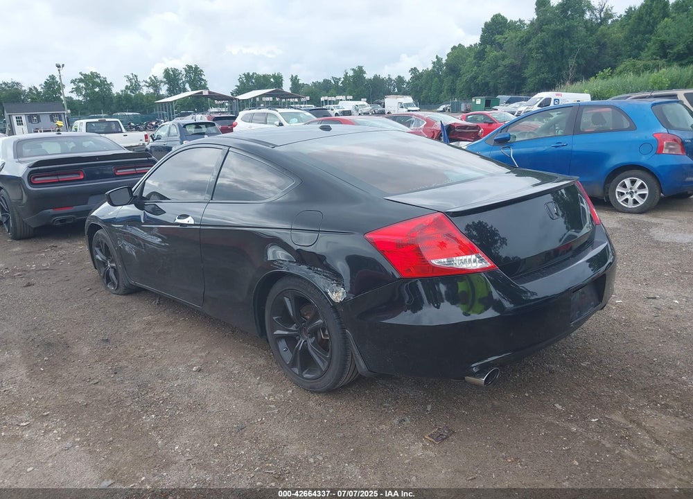 2011 HONDA ACCORD VIN: 1HGCS2B88BA007038