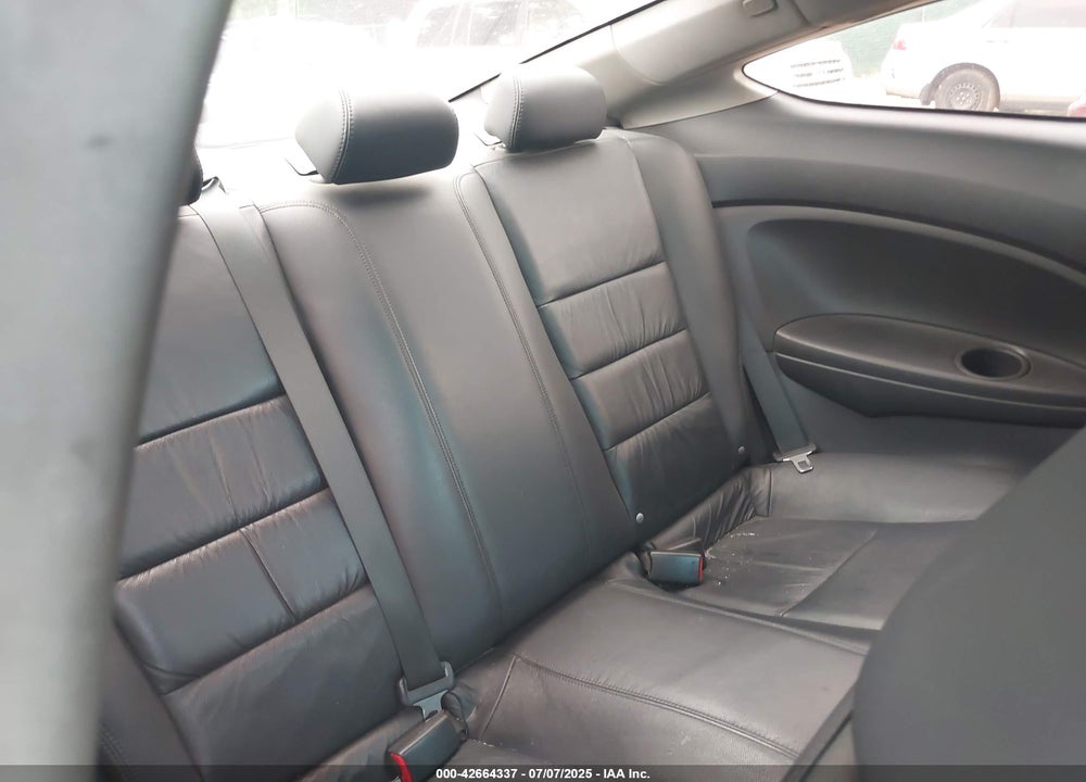 2011 HONDA ACCORD VIN: 1HGCS2B88BA007038