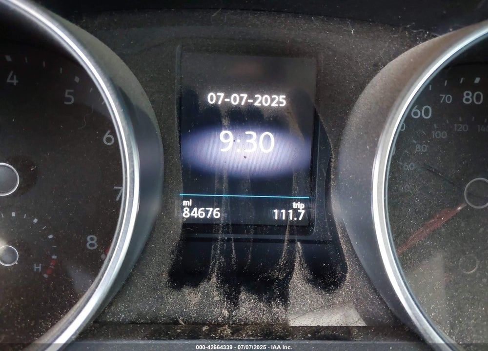 2018 VOLKSWAGEN TIGUAN VIN: 3VV3B7AXXJM213579