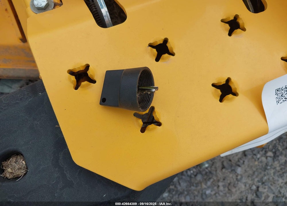 2019 CUB CADET LAWN TRACTOR VIN: 0000001K278H30014
