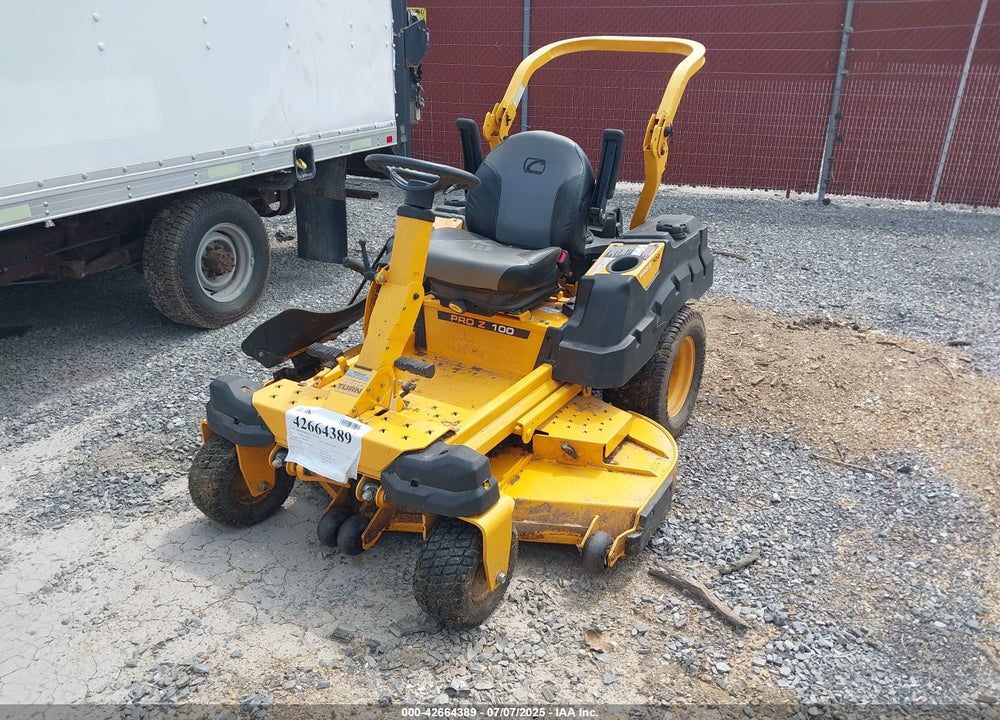 2019 CUB CADET LAWN TRACTOR VIN: 0000001K278H30014