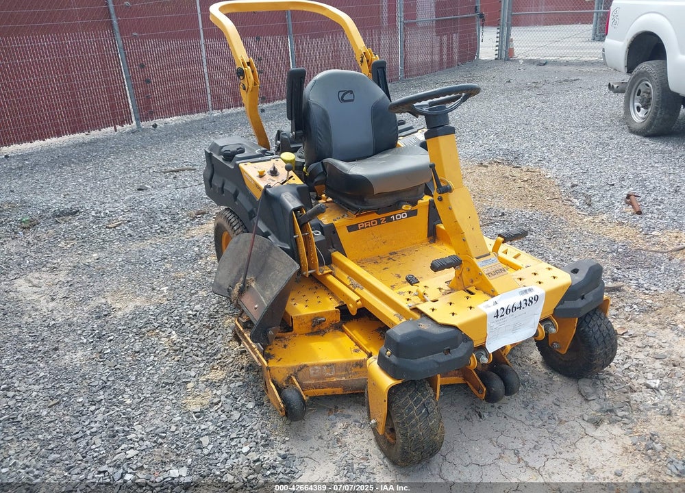 2019 CUB CADET LAWN TRACTOR VIN: 0000001K278H30014
