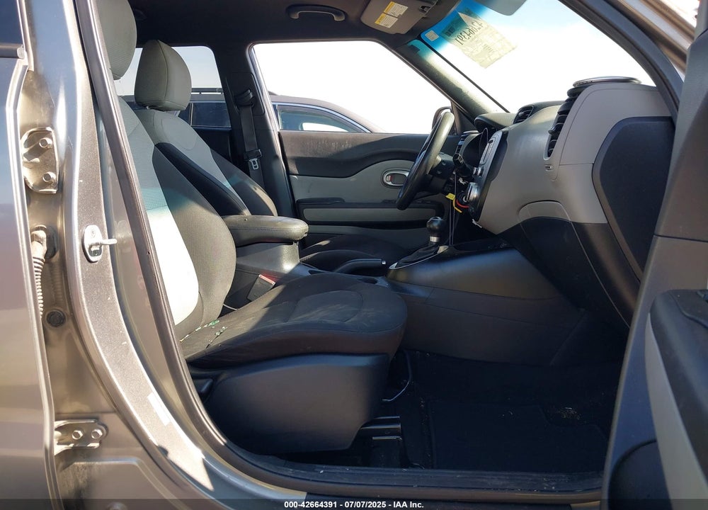 2015 KIA SOUL VIN: KNDJN2A27F7143786