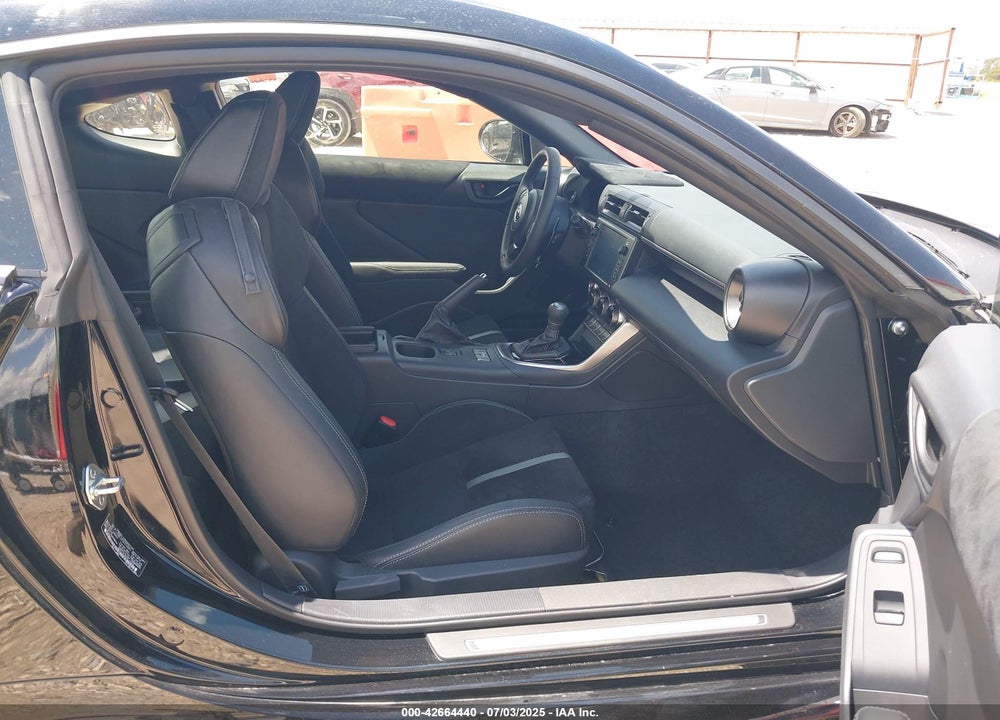 2025 TOYOTA GR86 PREMIUM VIN: JF1ZNBE14S8753661