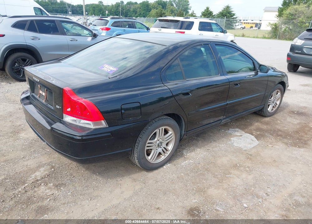 2005 VOLVO S60 2.5T VIN: YV1RS592452426170