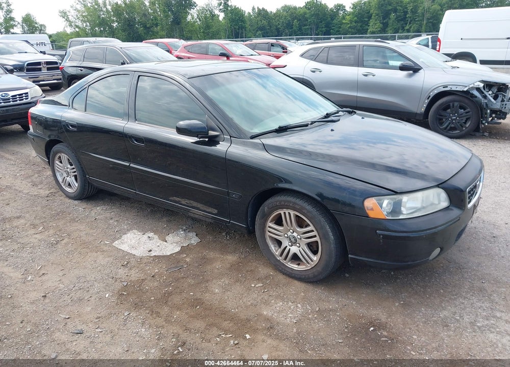 2005 VOLVO S60 2.5T VIN: YV1RS592452426170