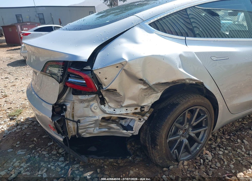 2018 TESLA MODEL 3 VIN: 5YJ3E1EA0JF042256