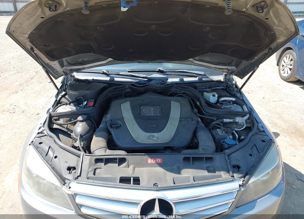 2011 MERCEDES-BENZ C CLASS VIN: WDDGF8BB8BR146743
