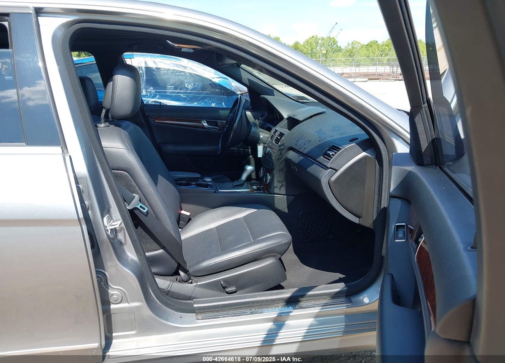 2011 MERCEDES-BENZ C CLASS VIN: WDDGF8BB8BR146743