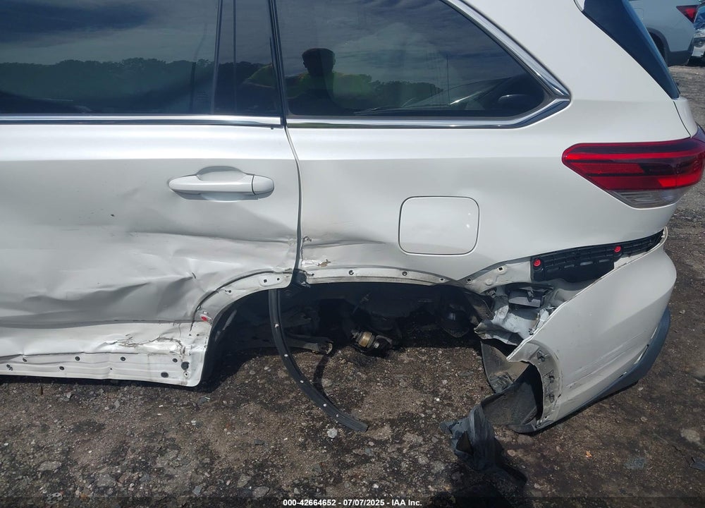 2019 TOYOTA HIGHLANDER VIN: 5TDYZRFH0KS305637