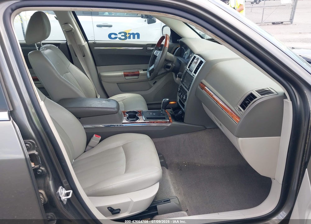 2010 CHRYSLER 300 VIN: 2C3CA6CT3AH211150