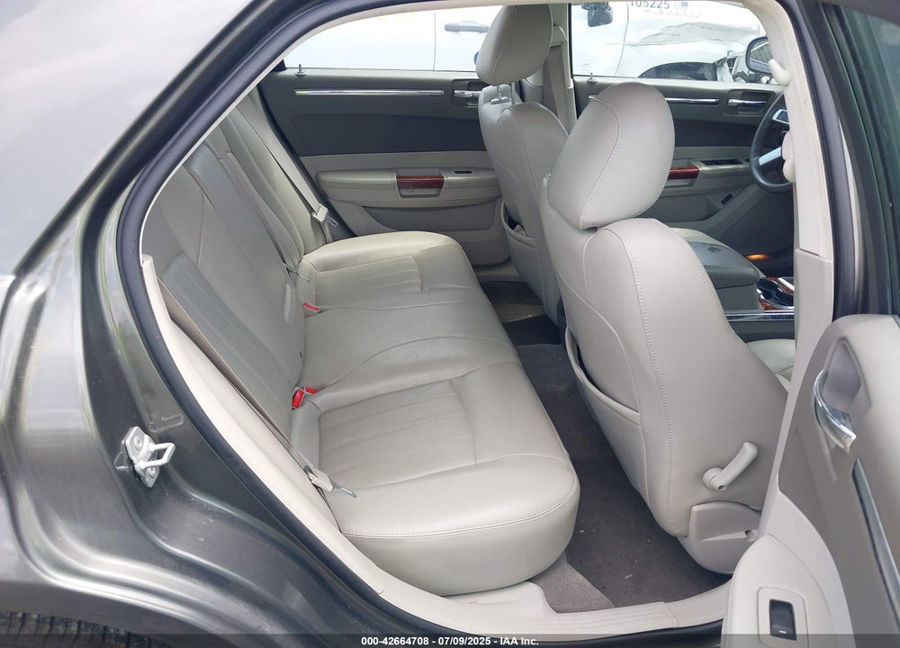 2010 CHRYSLER 300 VIN: 2C3CA6CT3AH211150
