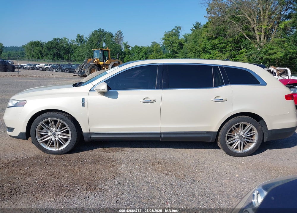 2014 LINCOLN MKT ECOBOOST VIN: 2LMHJ5AT6EBL54181