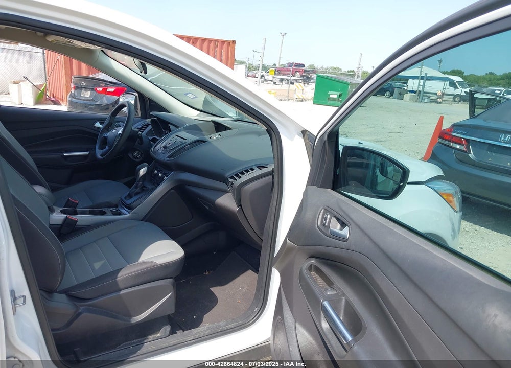 2016 FORD ESCAPE VIN: 1FMCU0G96GUB25413