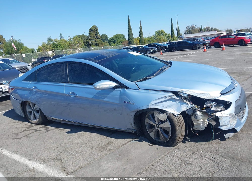 2011 HYUNDAI SONATA HYBRID VIN: KMHEC4A42BA015551