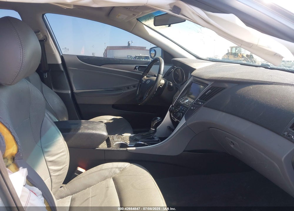 2011 HYUNDAI SONATA HYBRID VIN: KMHEC4A42BA015551