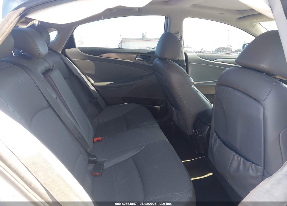 2011 HYUNDAI SONATA HYBRID VIN: KMHEC4A42BA015551