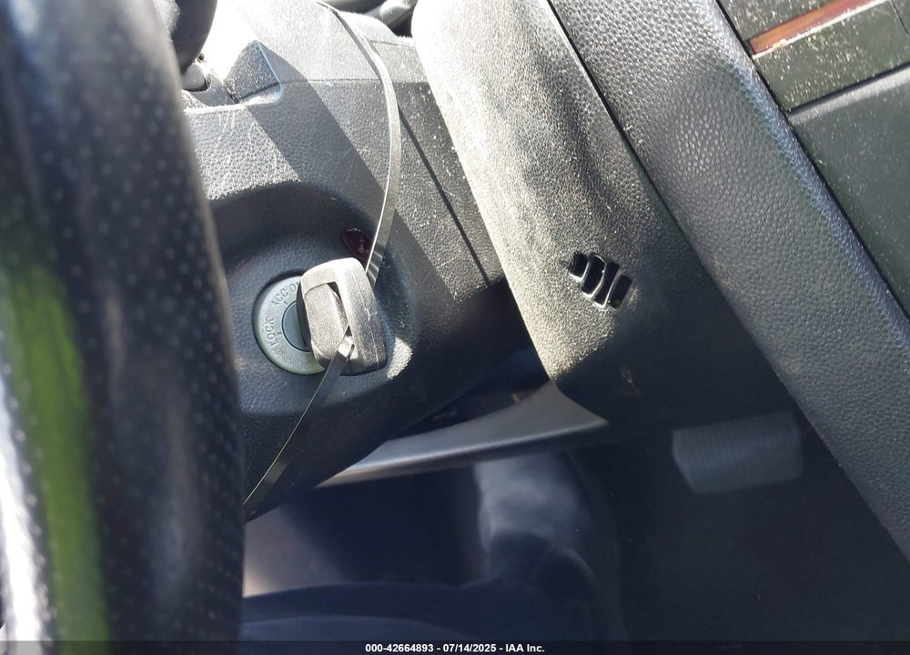 2005 MAZDA 3 S VIN: JM1BK323351233111
