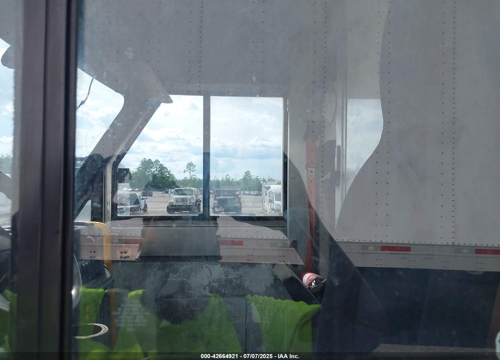 2015 ISUZU COMMERCIAL VAN VIN: JALB4T17XF7W00484