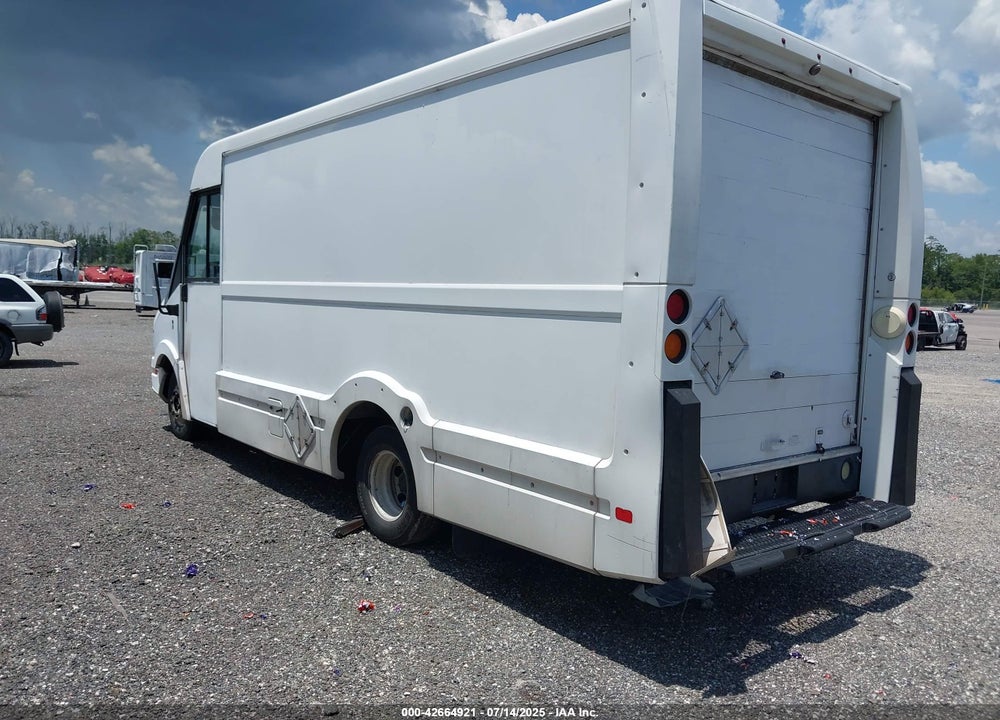 2015 ISUZU COMMERCIAL VAN VIN: JALB4T17XF7W00484