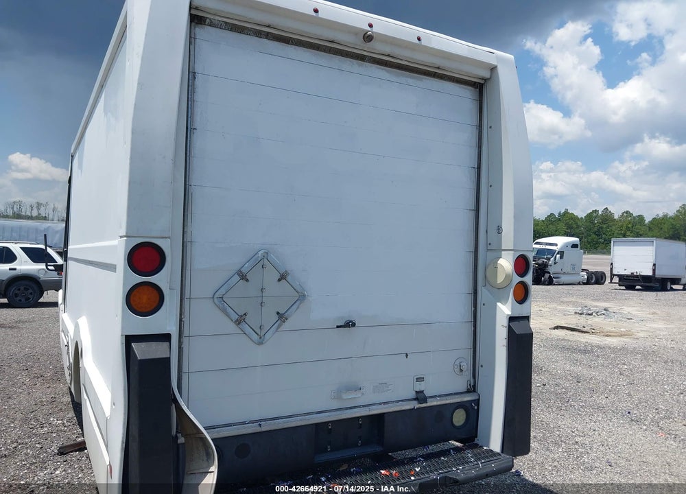 2015 ISUZU COMMERCIAL VAN VIN: JALB4T17XF7W00484