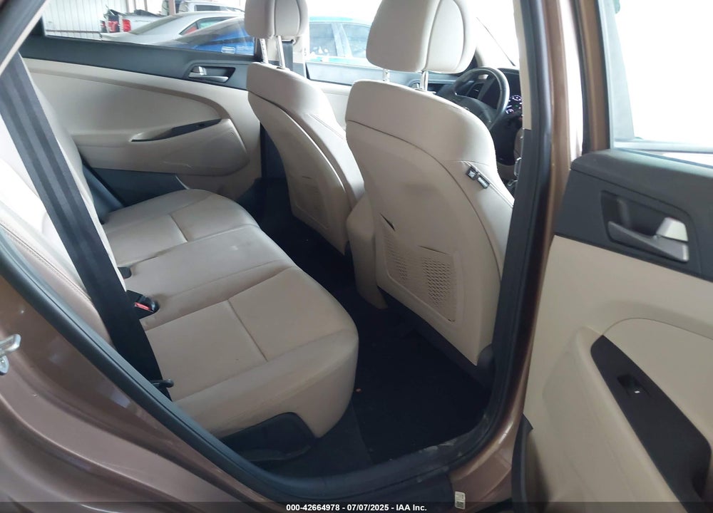 2016 HYUNDAI TUCSON VIN: KM8J3CA2XGU246386
