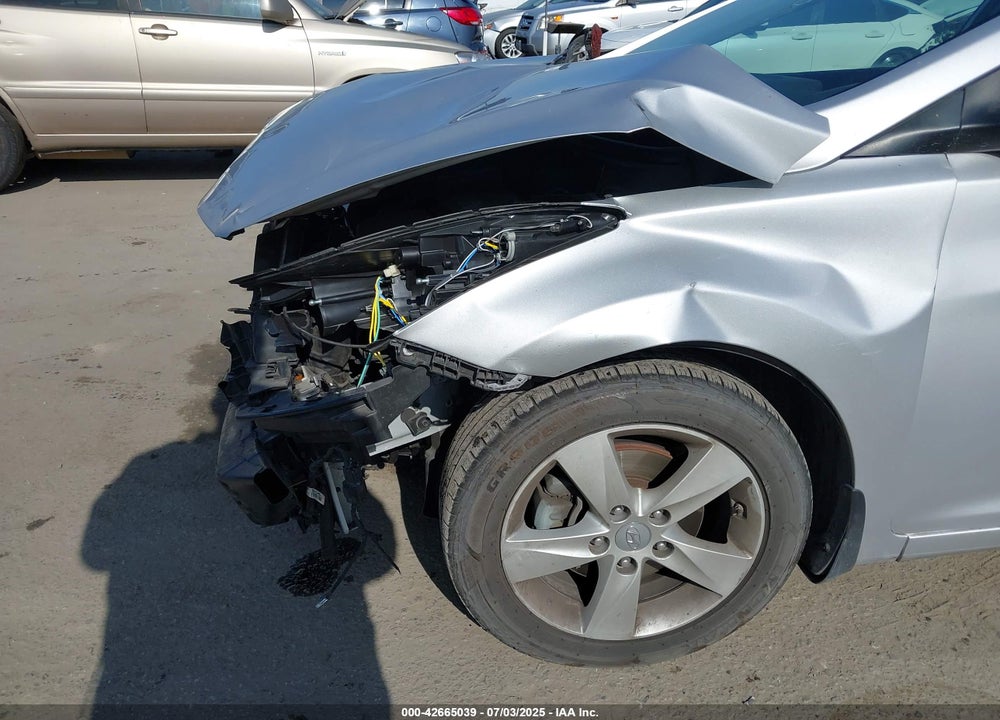 2013 HYUNDAI ELANTRA VIN: KMHDH4AE0DU794147