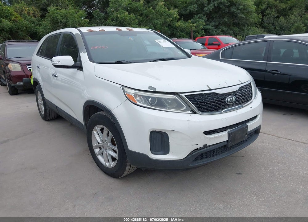 2015 KIA SORENTO LX VIN: 5XYKT3A67FG626930