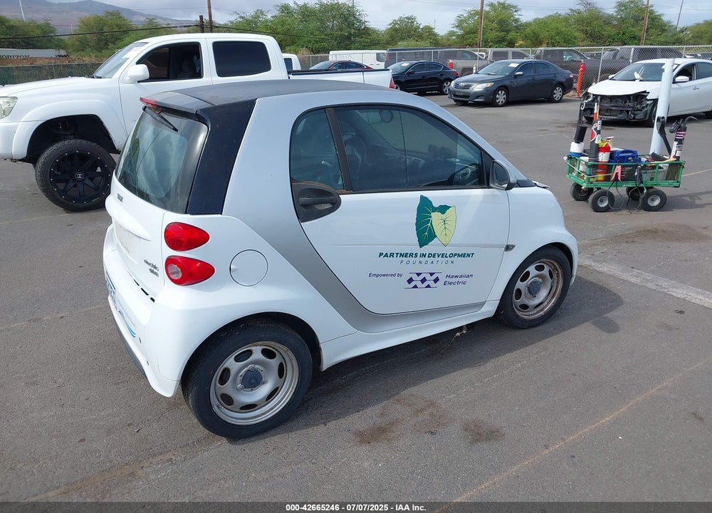 2015 SMART FORTWO ELECTRIC DRIVE PASSION VIN: WMEEJ9AA7FK832691