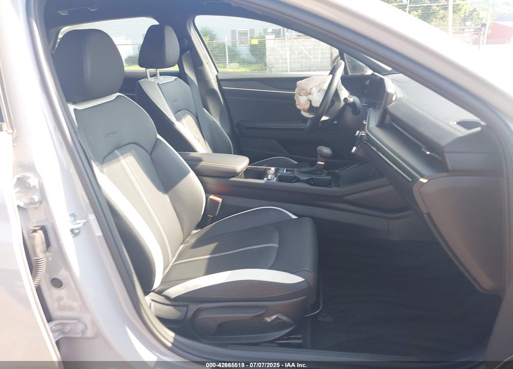 2025 KIA K5 VIN: KNAG64J70S5314797