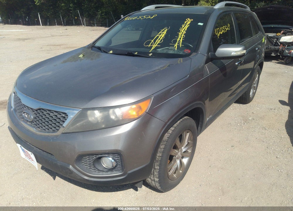 2011 KIA SORENTO VIN: 5XYKUDA21BG055266