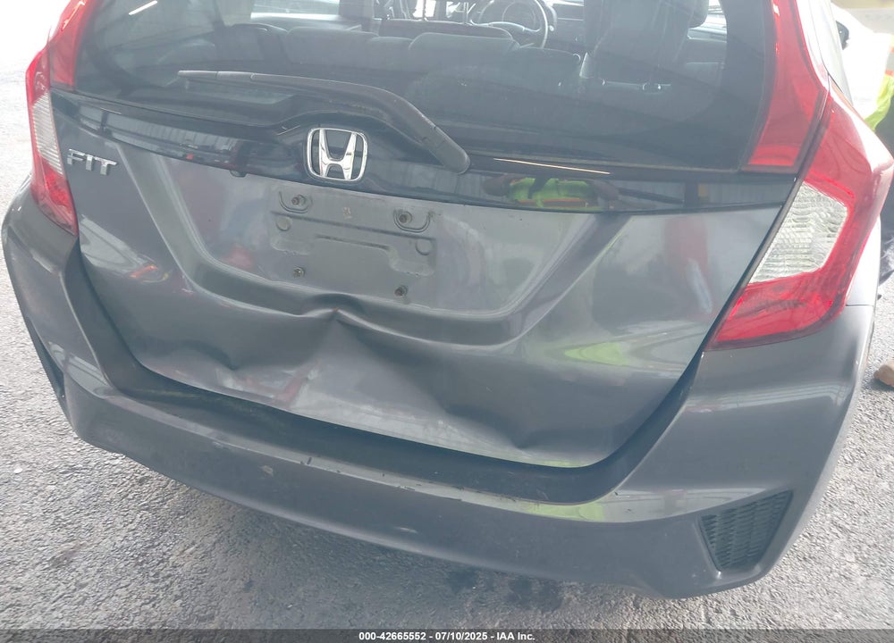 2015 HONDA FIT VIN: 3HGGK5H51FM708240