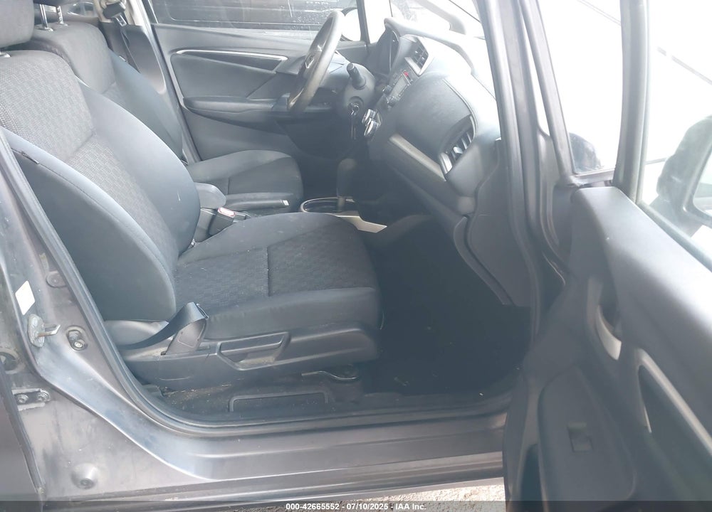 2015 HONDA FIT VIN: 3HGGK5H51FM708240