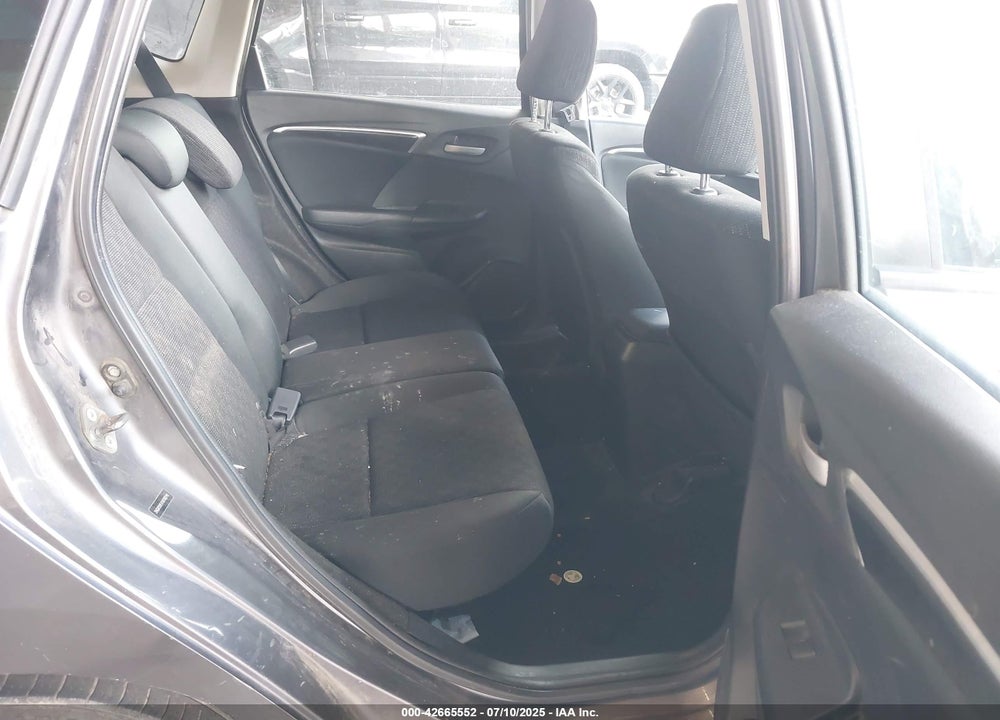 2015 HONDA FIT VIN: 3HGGK5H51FM708240