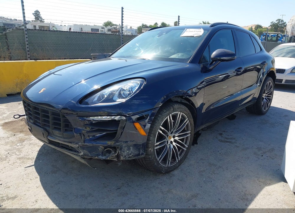2017 PORSCHE MACAN VIN: WP1AB2A53HLB16113