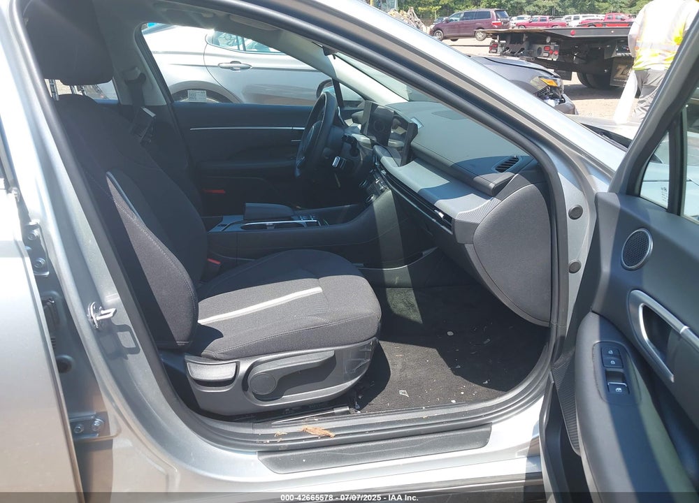2025 HYUNDAI SONATA SEL VIN: KMHL64JAXSA437586