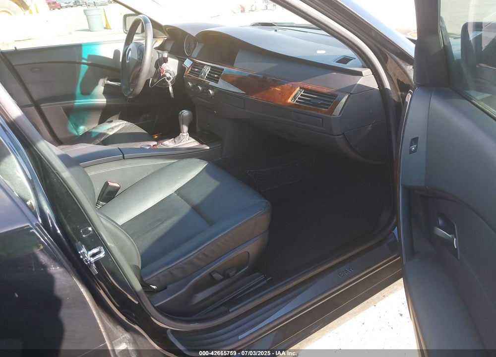 2004 BMW 545I VIN: WBANB33554B112065