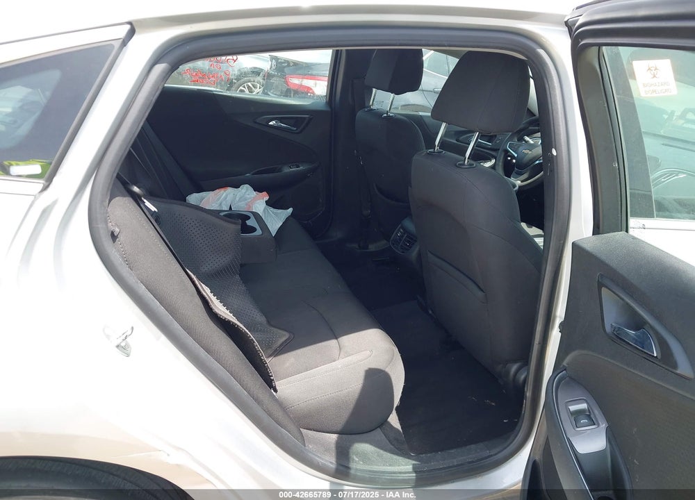 2018 CHEVROLET MALIBU VIN: 1G1ZD5ST3JF143337