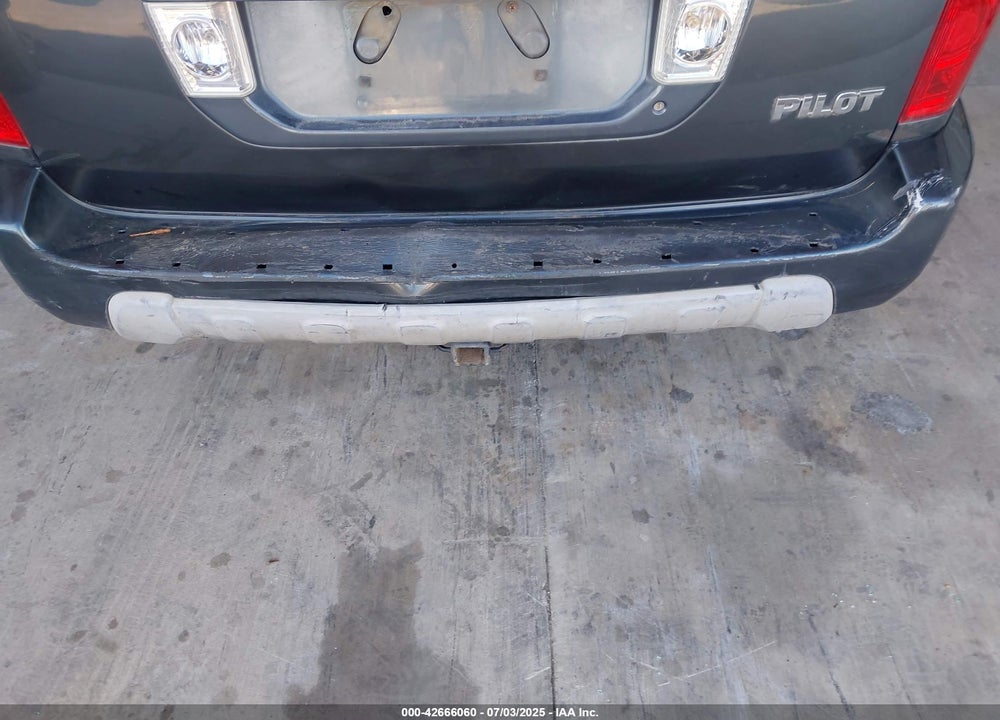 2004 HONDA PILOT EX VIN: 2HKYF18404H589476