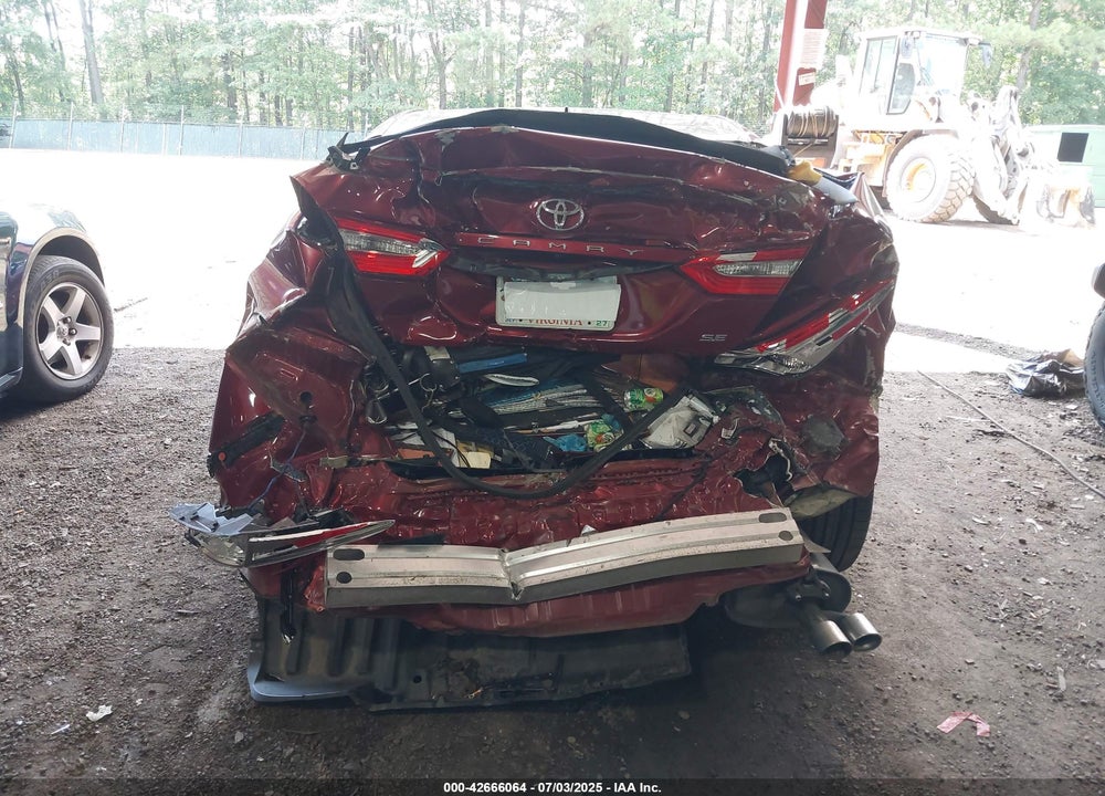 2018 TOYOTA CAMRY VIN: 4T1B11HK8JU533964