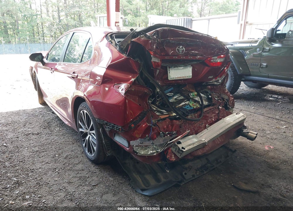 2018 TOYOTA CAMRY VIN: 4T1B11HK8JU533964