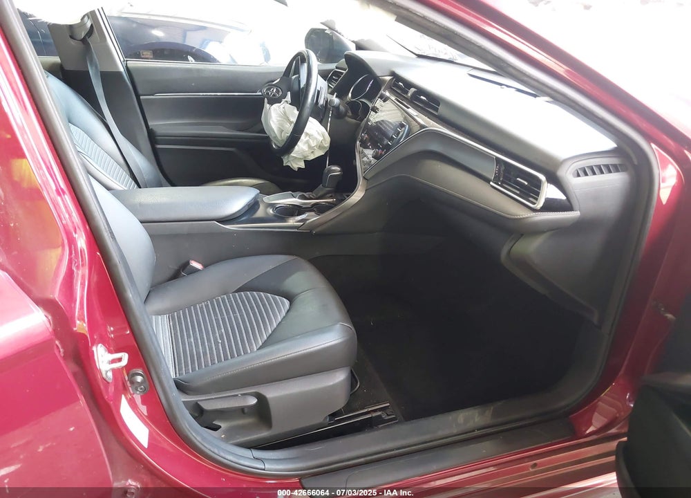 2018 TOYOTA CAMRY VIN: 4T1B11HK8JU533964
