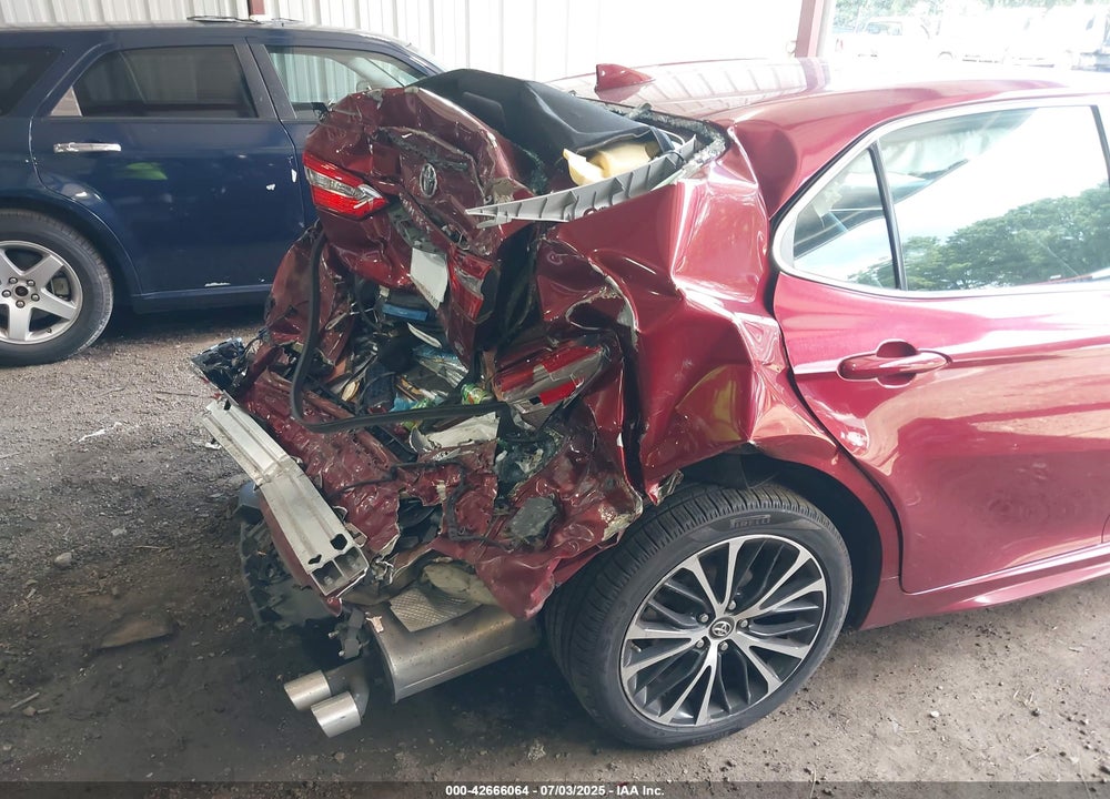 2018 TOYOTA CAMRY VIN: 4T1B11HK8JU533964