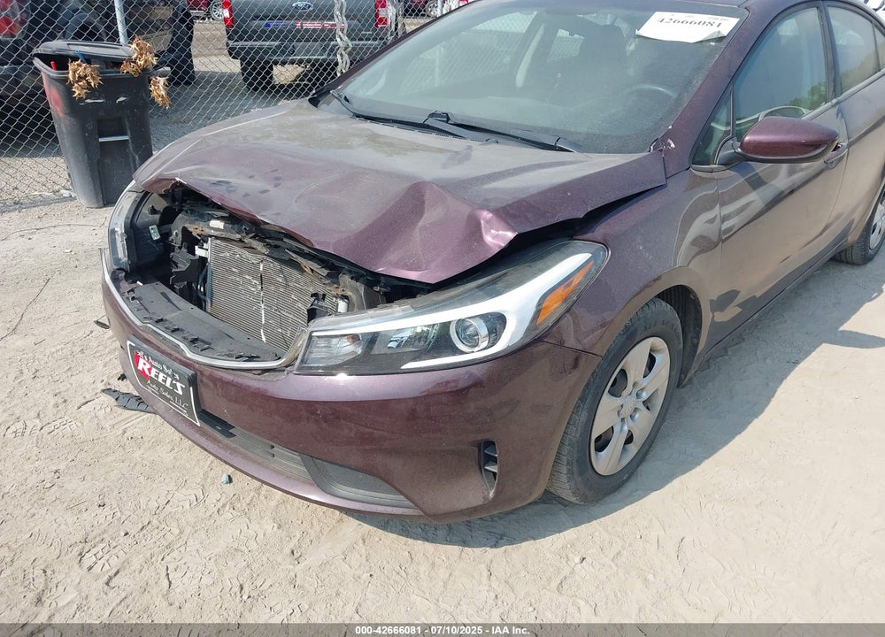 2017 KIA FORTE VIN: 3KPFK4A76HE136238
